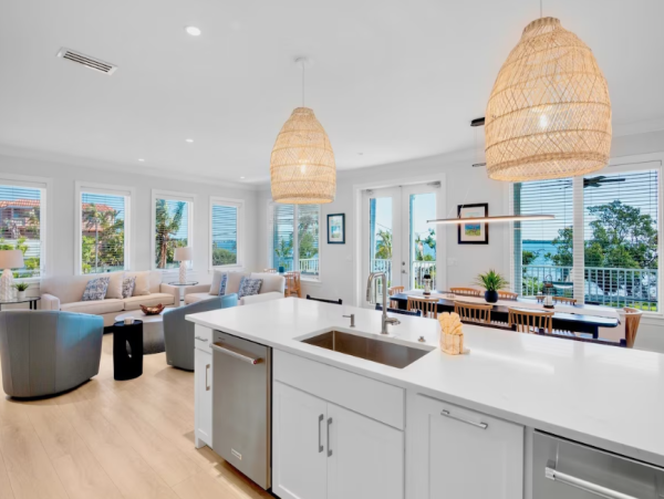 Waterfront Anna Maria Rental Home 3 Minute Walk to Beaches